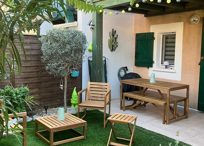 Appartement 4 Etoiles Avec Jardin Cloture Et Piscine Dans La Residence - Narbonne Plage
