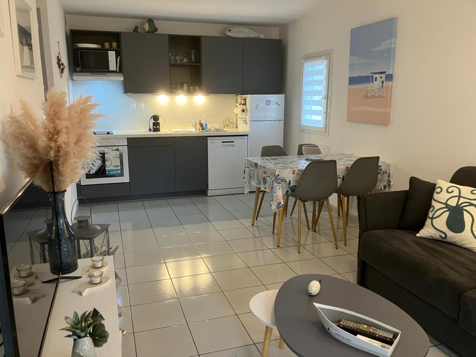 Appartement 4 Etoiles Avec Jardin Cloture Et Piscine Dans La - Narbonne